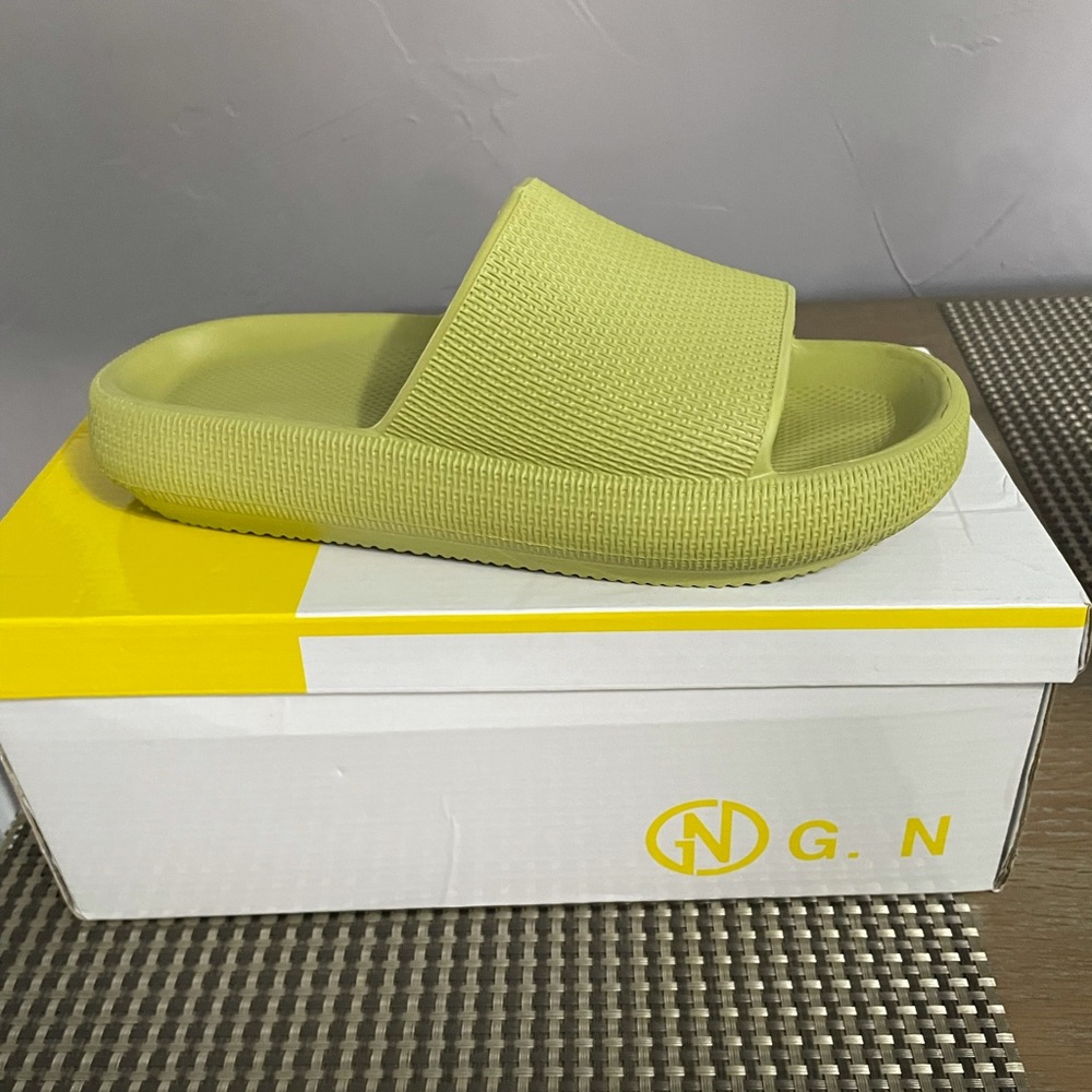 Sandals - Picture 2 of 3